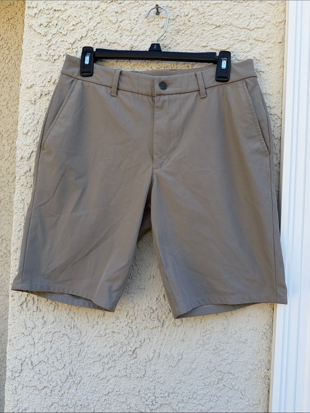 Johnnie-O Men's Light Khaki Performance Golf Shorts Size 30